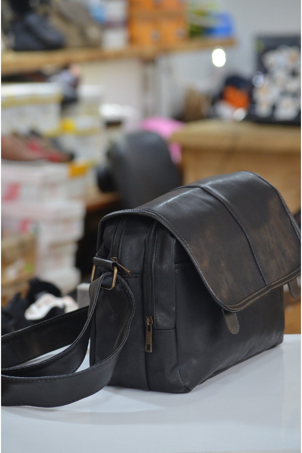 Handy Unisex Black Messenger Bag, Briefcase, Travel Bag with Zipper Cover