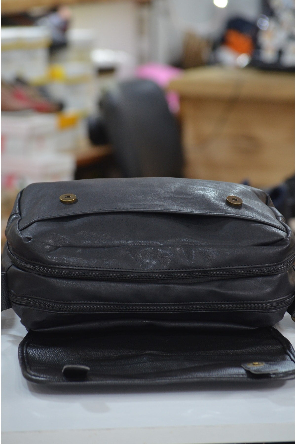Handy Unisex Black Messenger Bag, Briefcase, Travel Bag with Zipper Cover